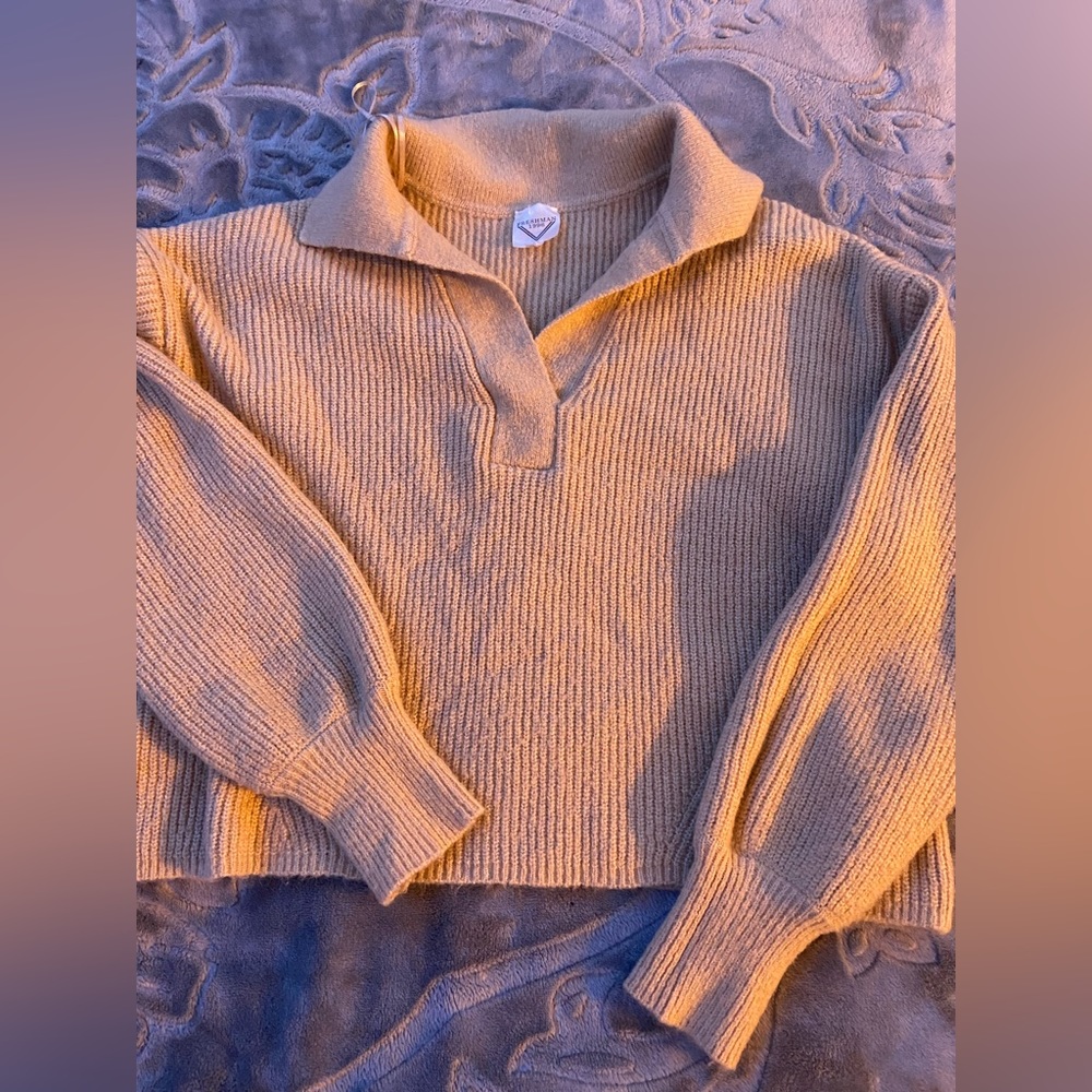 slight cropped collared sweater~